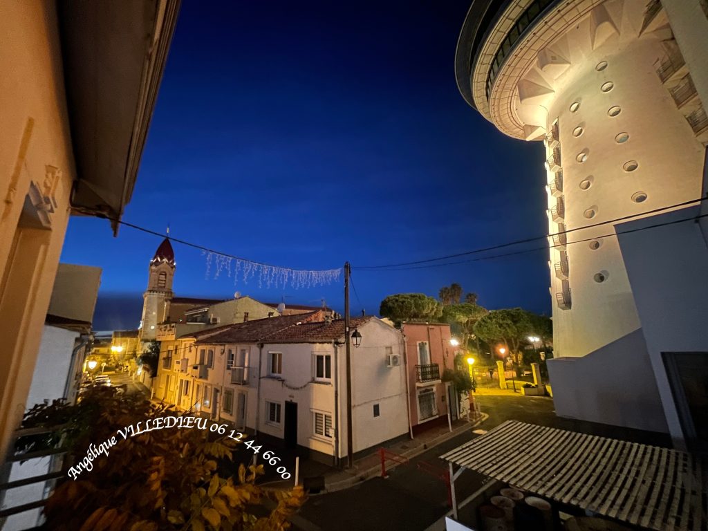 PALAVAS-LES-FLOTS – CENTRE-VILLE : MAISON HISTORIQUE AVEC TERRASSE PANORAMIQUE ET STUDIO INDÉPENDANT