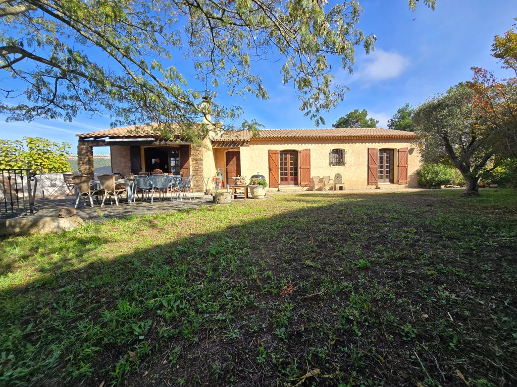 VILLA 13790 CHATEAUNEUF LE ROUGE MAISON FAMILIALE OU DOUBLE HABITATION