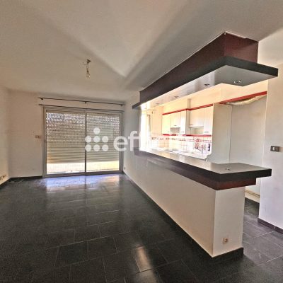 APPARTEMENT TYPE 2 AVEC TERRASSE VUE MER À TOULON/VALBOURDIN