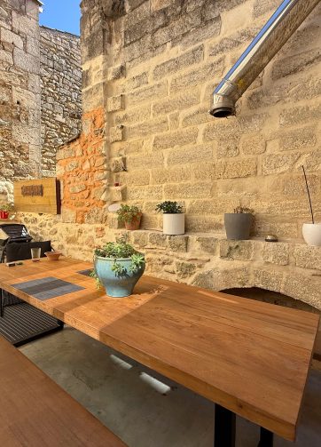 MAISON BOURGEOISE EN PIERRE 209 m2- 34400 - ENTRE-VIGNES - SAINT CHRISTOL - 3 APPARTEMENTS – TERRASSE – RÉNOVATION INTÉGRALE 2025 – CHARME & AUTHENTICITÉ – FORT POTENTIEL LOCATIF