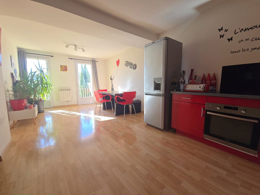 T4 GARDANNE - CENTRE VILLE - LUMINEUX