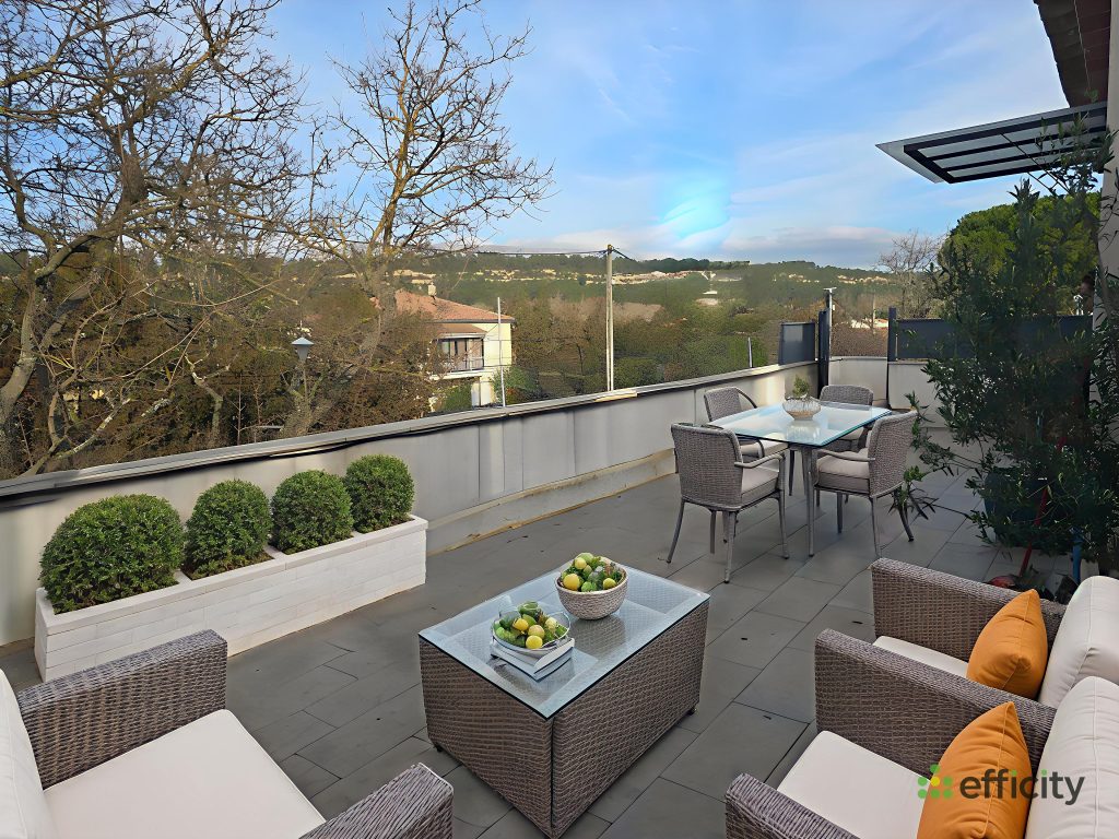 13710 FUVEAU - DUPLEX LA BARQUE - 2 CHAMBRES COIN BUREAU - TERRASSE