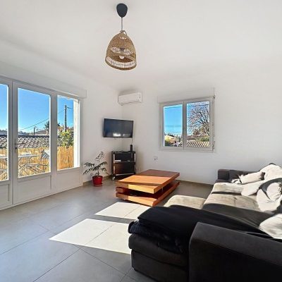 84120 – PERTUIS – QUARTIER RÉSIDENTIEL – MAISON 6 PIÈCES – 4 CHAMBRES – 160 m² – TERRASSE & JARDIN SPACIEUX – STATIONNEMENTS – IDÉAL REGROUPEMENT FAMILIAL