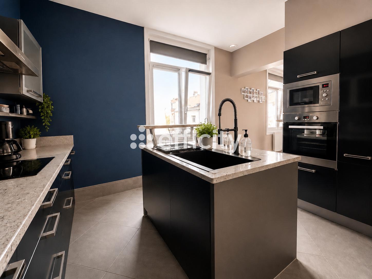 MALO-LES-BAINS – À 600 M DE LA PLAGE – DUPLEX DE 171 M² – GARAGE – TERRASSE – 5 CHAMBRES – Image 2
